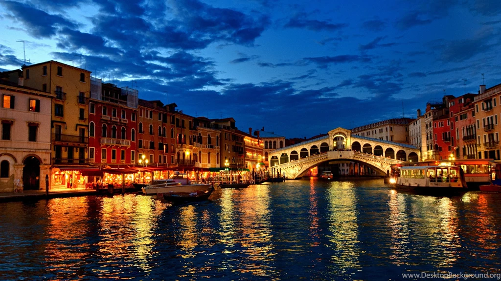 Italy At Night Wallpapers HD