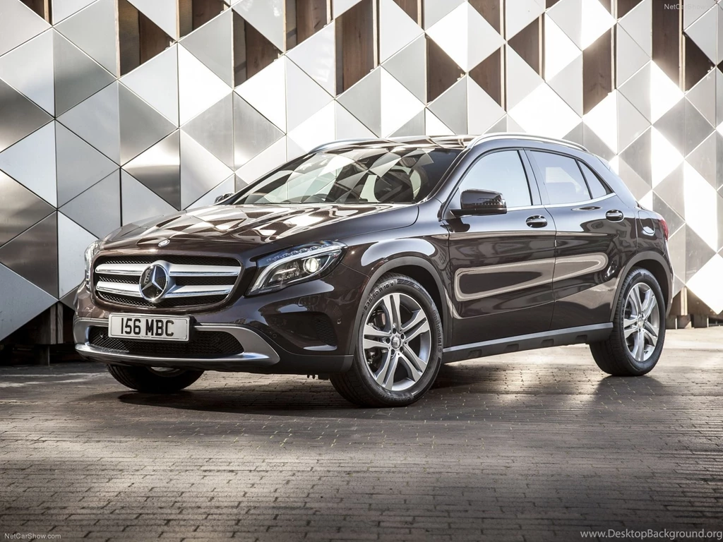 Mercedes Benz GLA UK Version Photos   PhotoGallery With 143 Pics ...