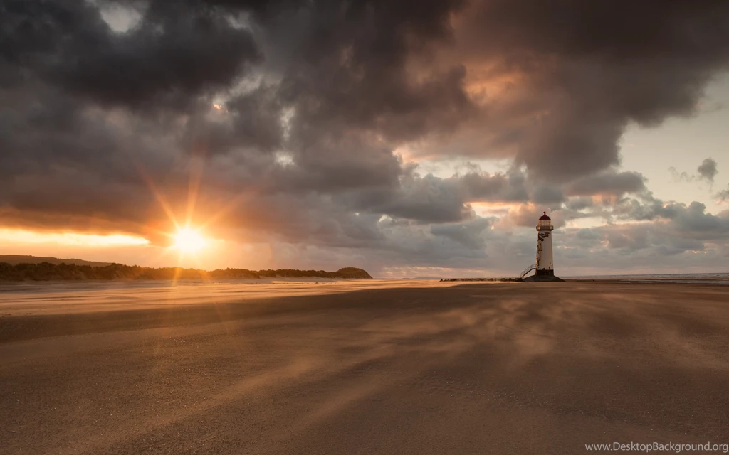 Lighthouse In Talacre, North Wales, UK Wallpapers And Images ...