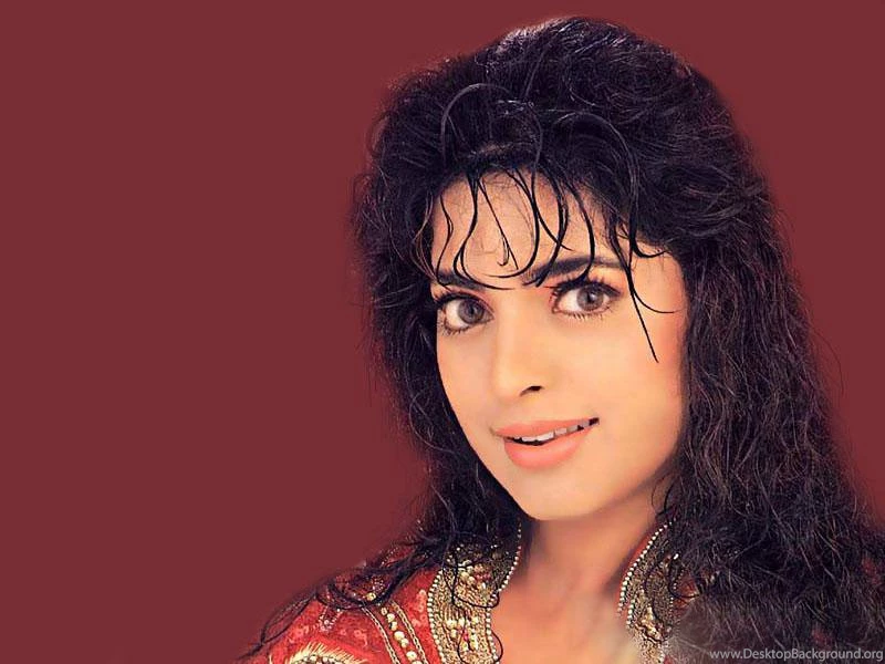 Juhi Chawla HD Wallpapers