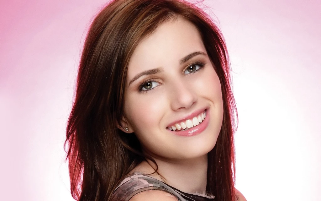 Emma Roberts Smile Wallpapers 1775 1920x1200 UMad.com