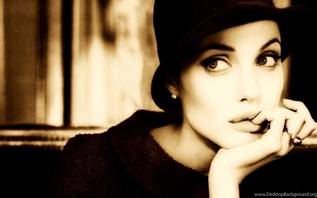 Beautiful Wallpapers: Angelina Jolie Wallpapers