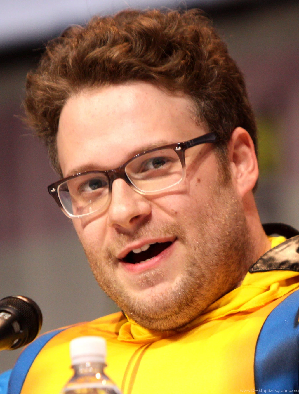 Seth Rogen Neighbors Glasses Wallpaper.