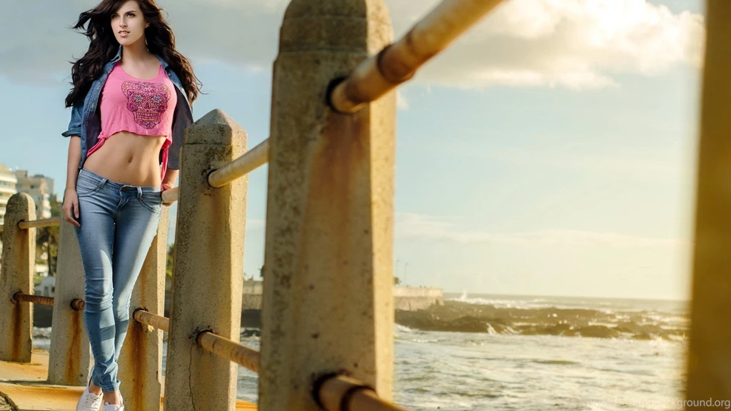 Jeans Model Wallpapers And Images   Wallpapers, Pictures, Photos