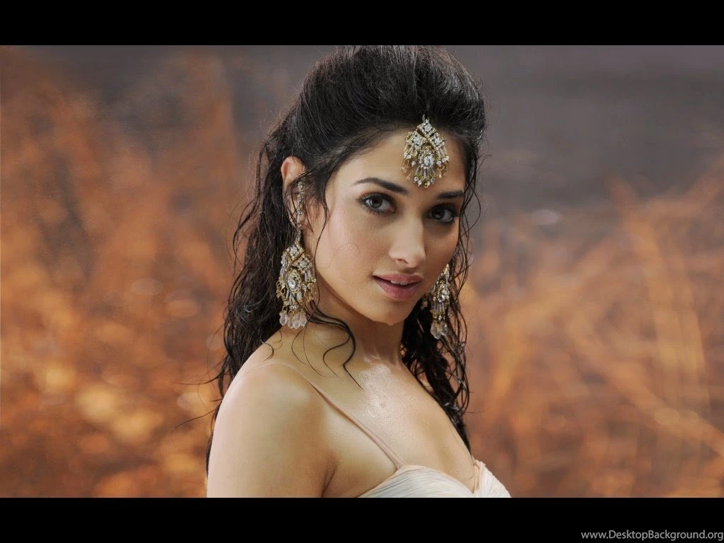 Heroine Tamanna Hot Sexy Wallpaper Images Photos