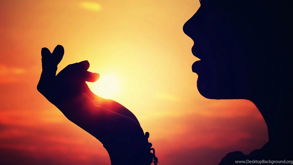 Wallpapers Girl And Holding Hand X Sunset Lips Sun 1366x768 ...