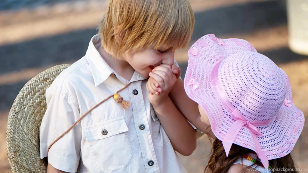 Little Baby Boy And Girl In Love HD Wallpapers