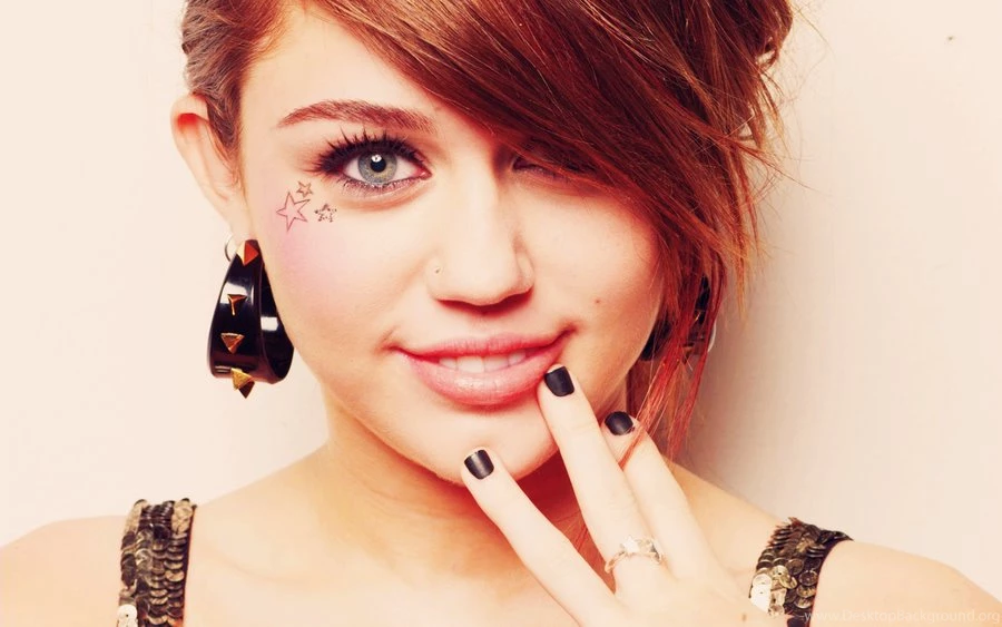 Miley Cyrus Wallpapers 2011