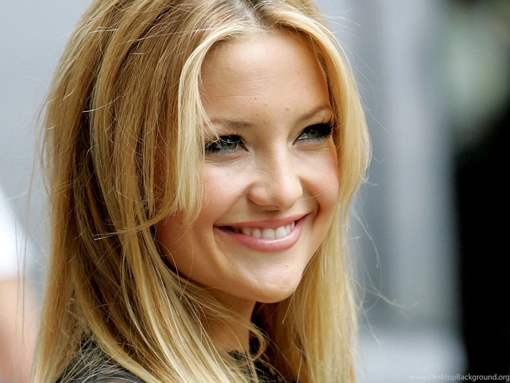 Smiling Face Kate Hudson Wallpapers