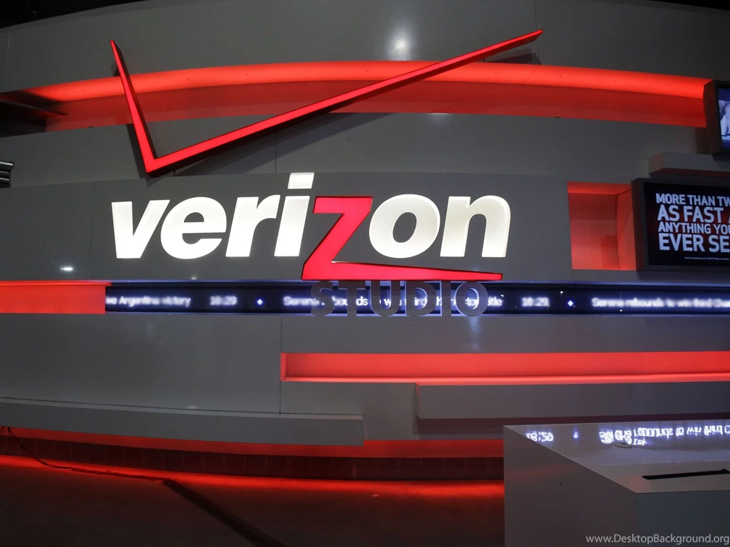 Verizon Workers To Stay On Job Without New Contract