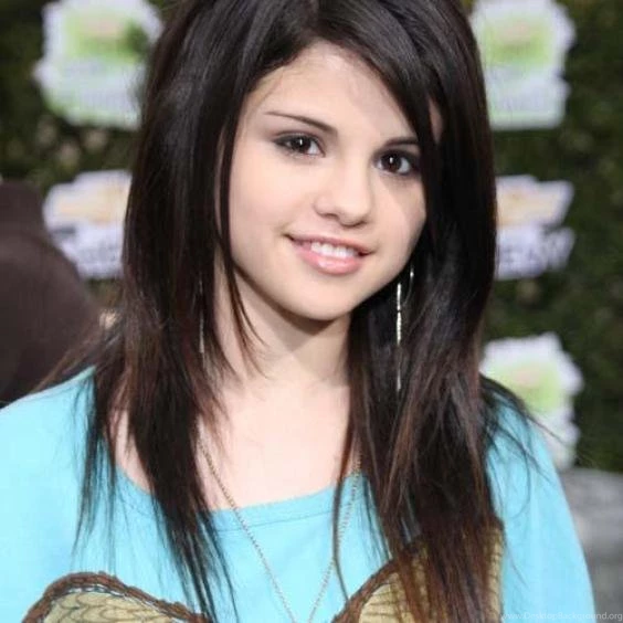 Stroo7taxa: Selena Gomez Wallpapers Latest 2011