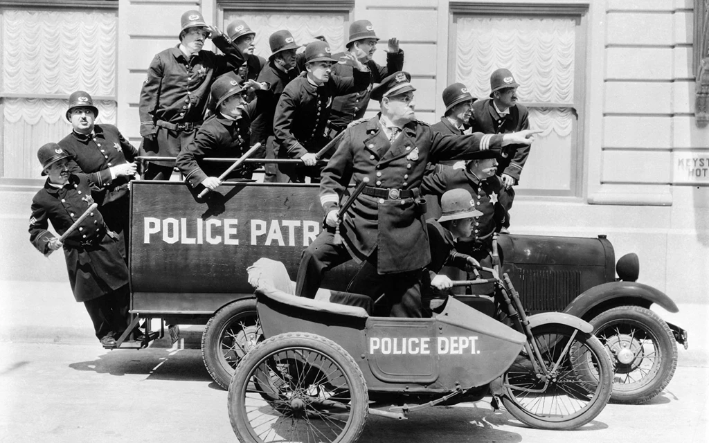 A Police Officer On The Street, San Francisco, Circa 1900 (photo ...