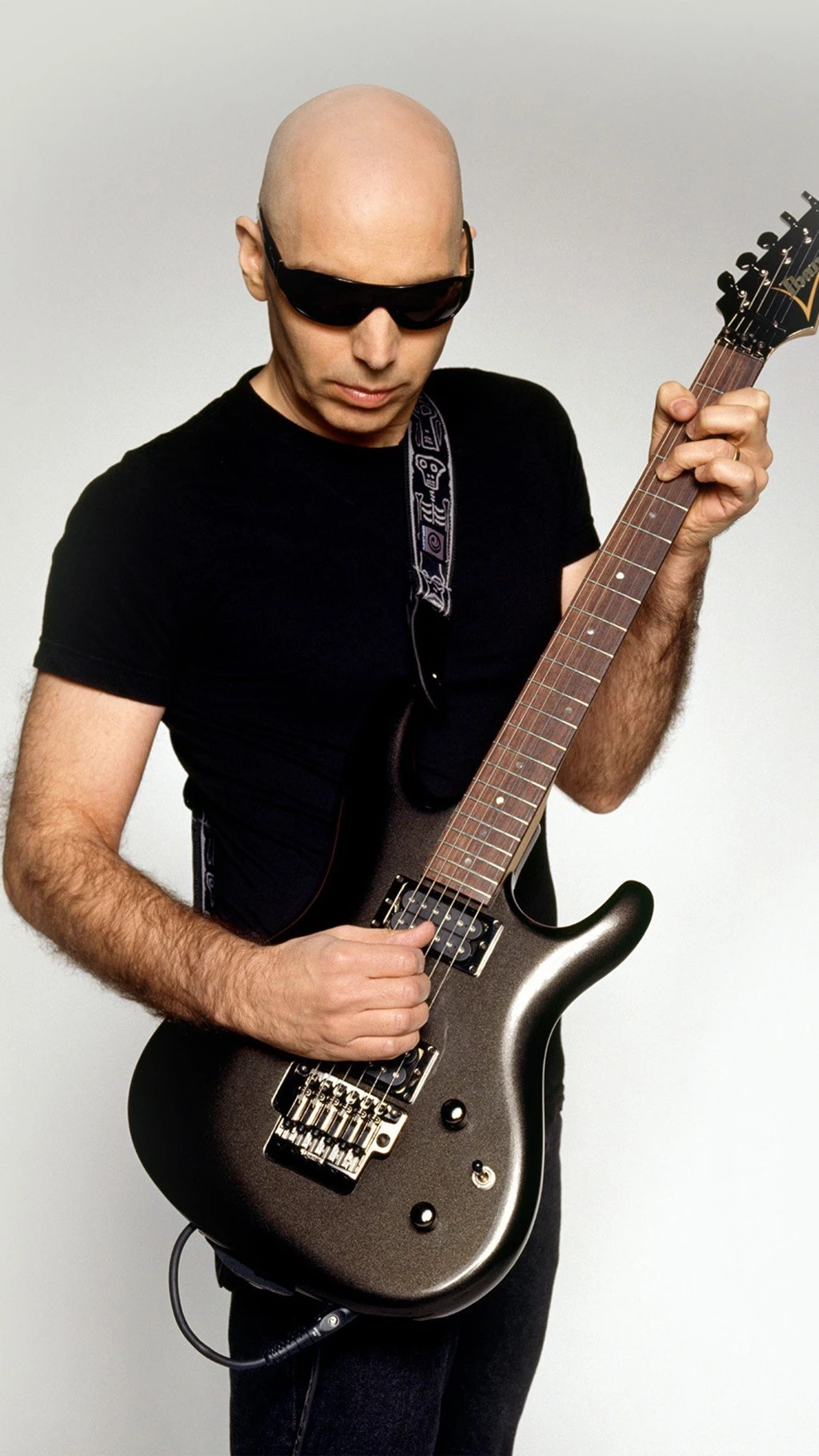 Joe Satriani Guitar Show iPhone 7 Wallpapers