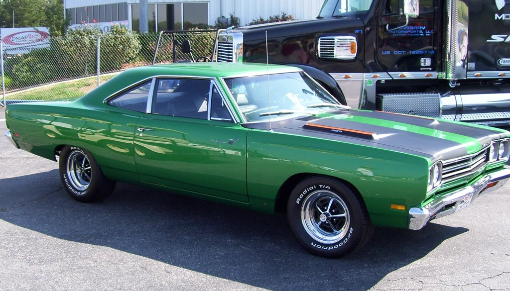 1969 Classic Muscle Plymouth Road Runner Wallpapers