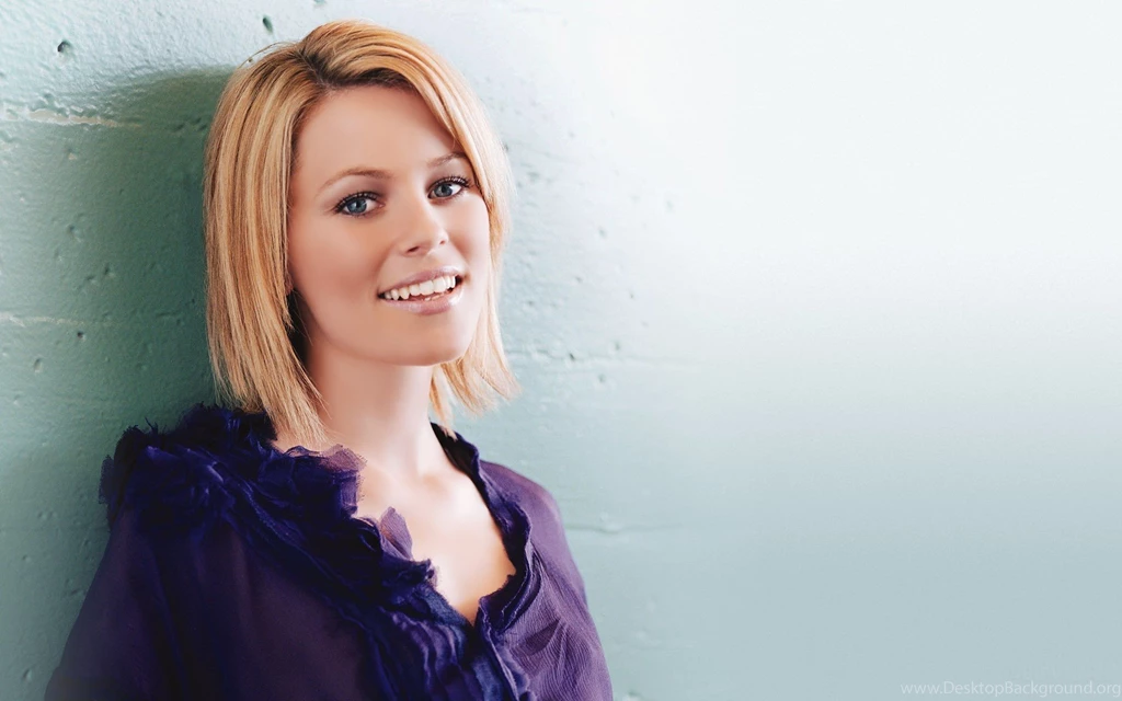 Elizabeth Banks HD Wallpapers For Desktop Download