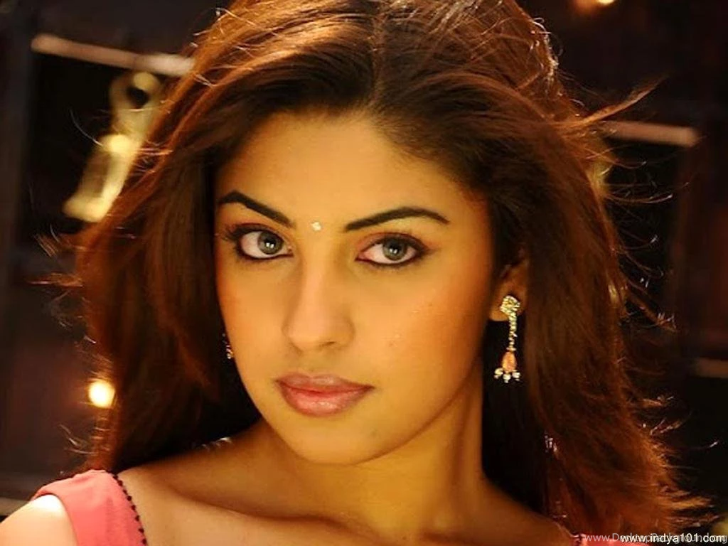 Richa Gangopadhyay Wallpapers (1024x768) : Indya101.com