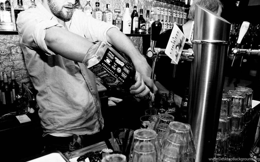 Bw Bartender Bar Jack Daniel Alcohol HD Resolution Wallpapers ...