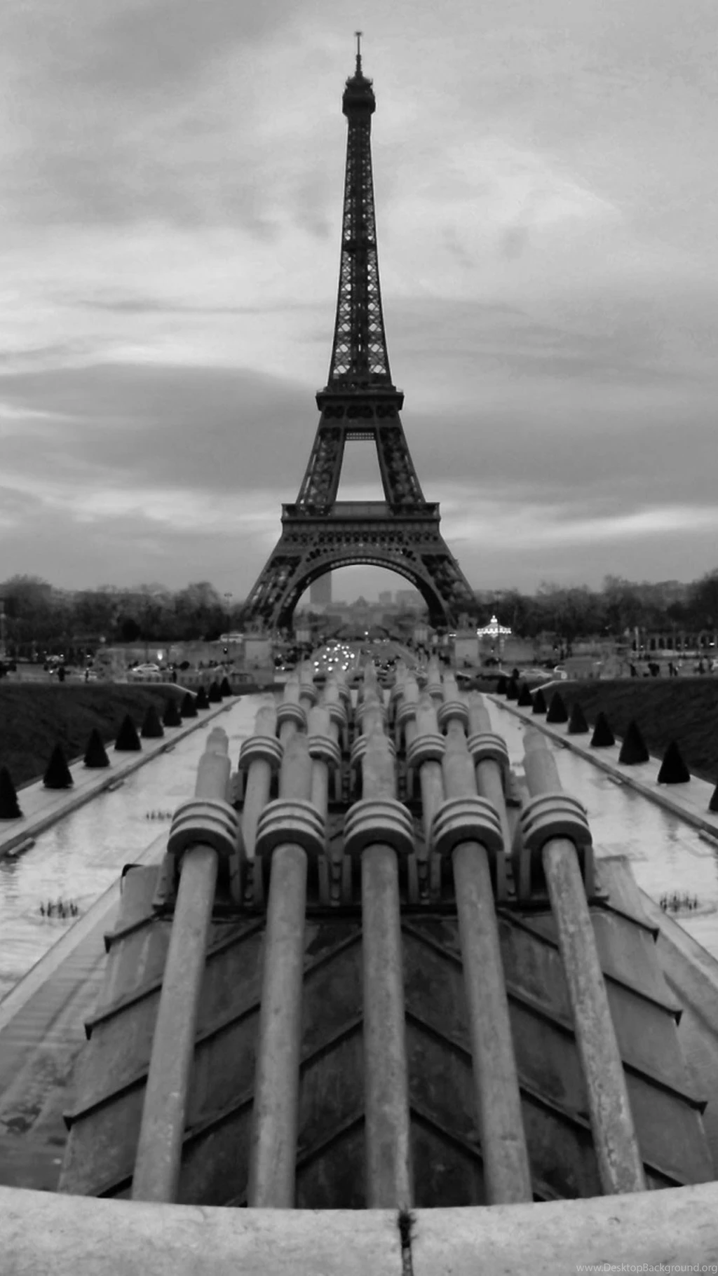 Eiffel Tower Paris Black White Wallpapers For Galaxy S5.jpg