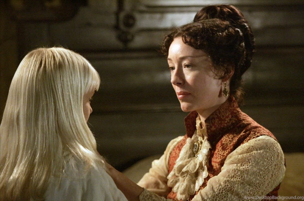 Photo Tabloid Model: Molly Parker   Wallpapers