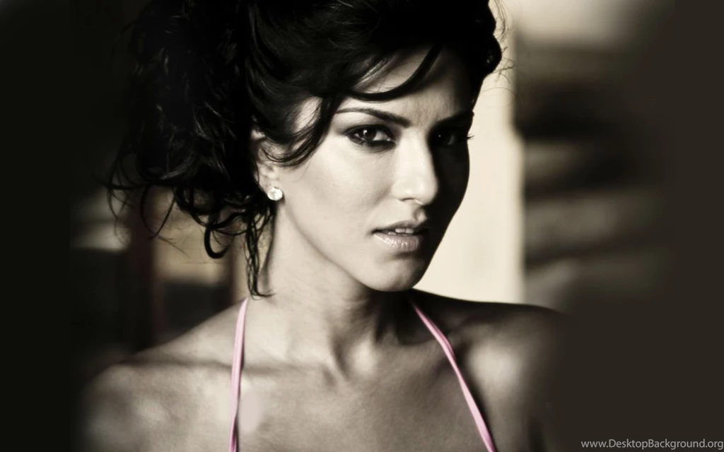 Sunny Leone In Black And White