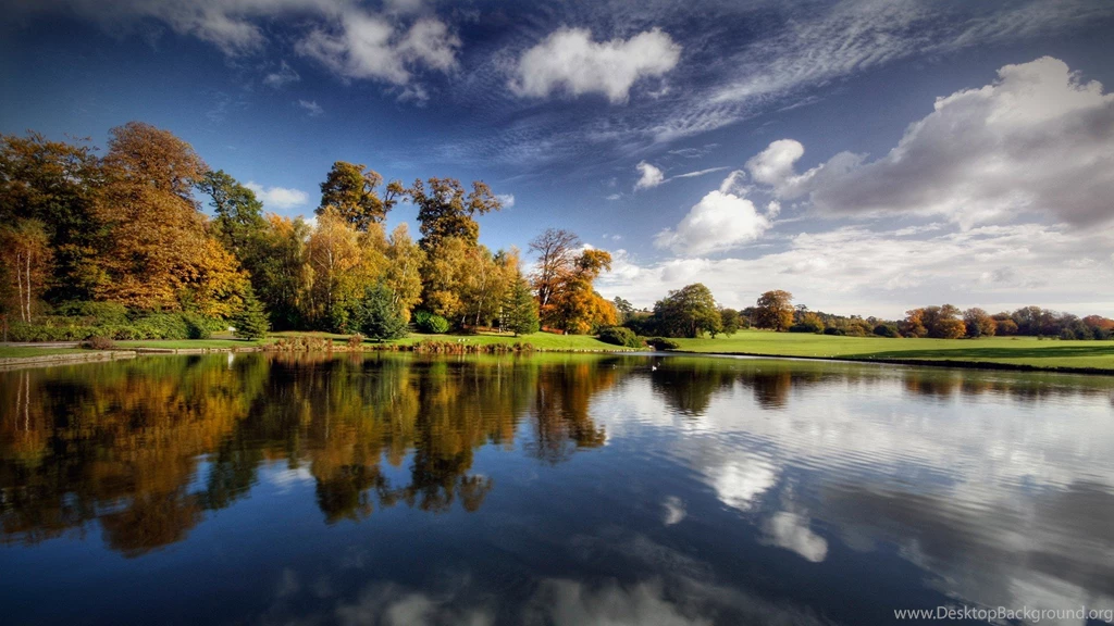 Download Golf Pitch Green Smooth Water Nature Wallpapers HD
