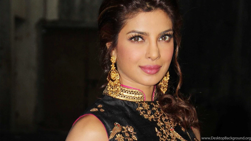 Lovely HD Wallpapers Of Priyanka Chopra Bollywood Actress