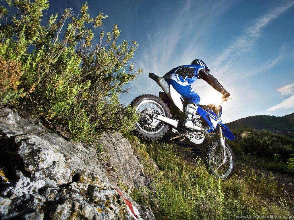 MOUNTAIN MOTORCROSS FUN WALLPAPER   (
