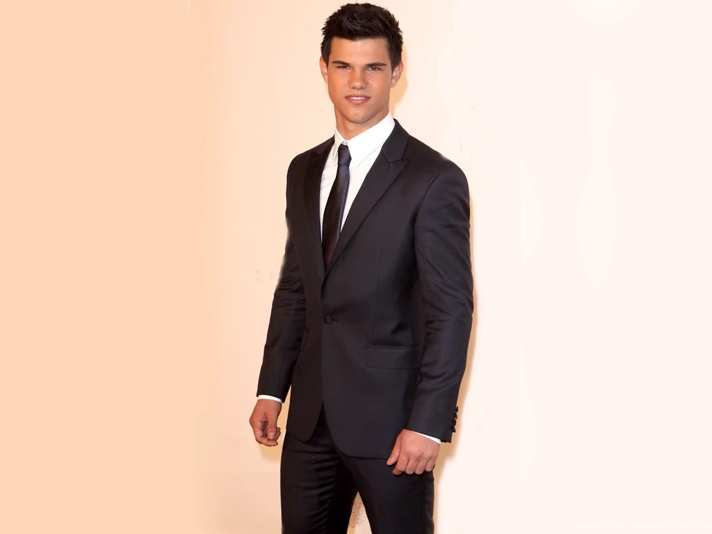 Taylor Lautner Iphone Wallpapers