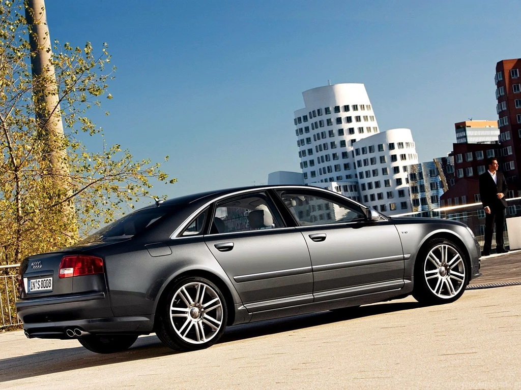 Audi S8 Wallpapers