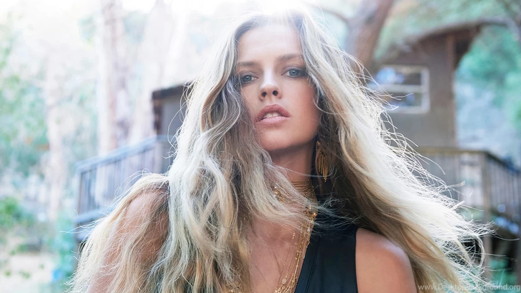 Teresa Palmer HD Wallpapers Free Download