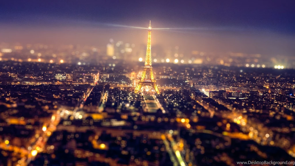 Blurred Paris, Eiffel Tower, Night, Yellow Lights Simply ...