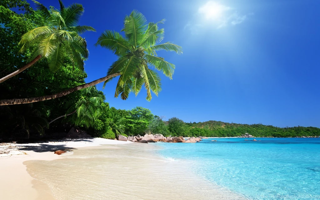 Sunny Beach Desktop Wallpapers