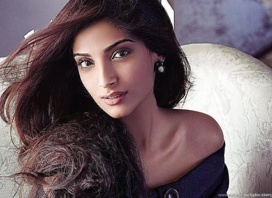 Sonam_kapoor_wallpapers_high_quality_1.jpg
