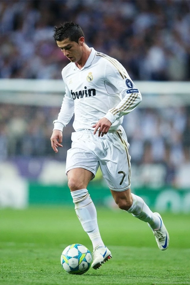 Download Cristiano Ronaldo iPhone Wallpapers