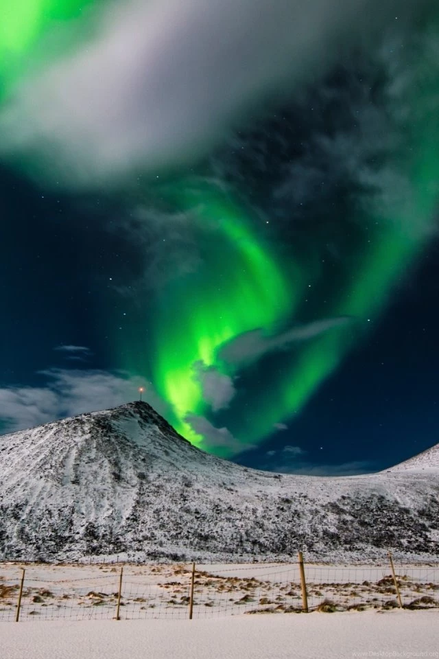 640x960 Aurora Borealis Northern Light Iphone 4 Wallpapers
