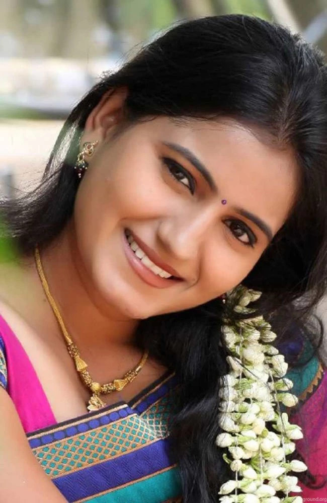 Telgu Actress Wallpapers In Saree