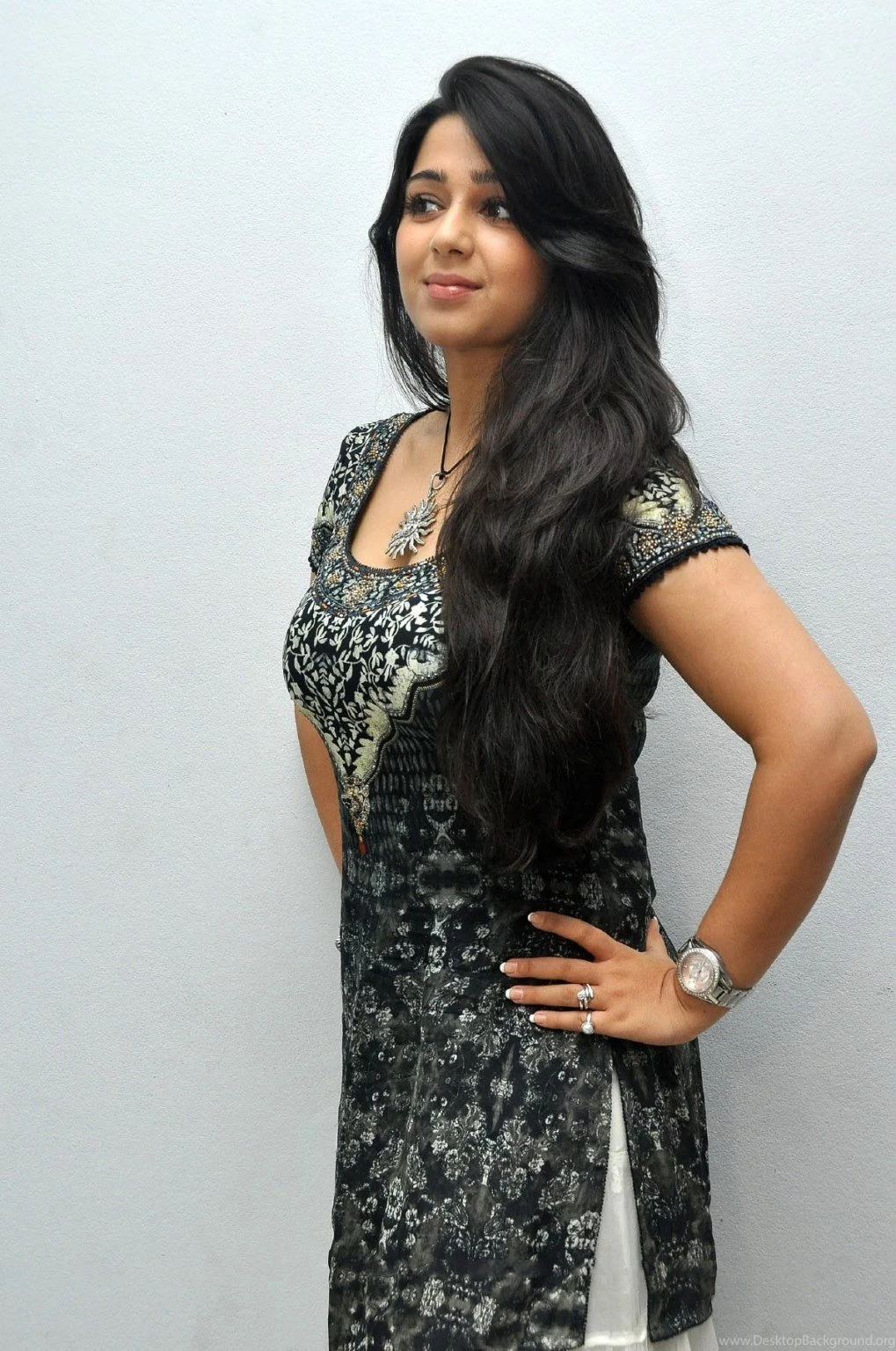 Charmi New Photos,Charmi Old Photos,Charmi Rare Pictures And Hd ...