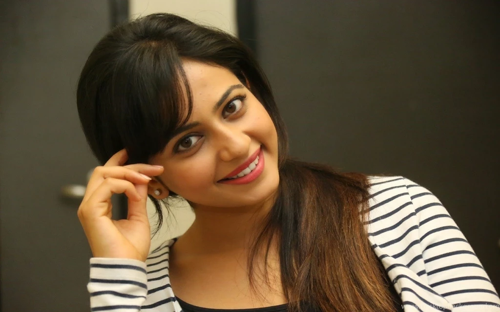 Rakul Preet Singh Very Cute Actress New Wallpapers