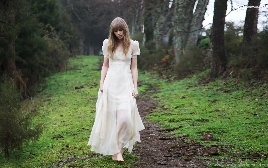 Taylor Swift Safe And Sound Dress In Forest HD Wallpapers