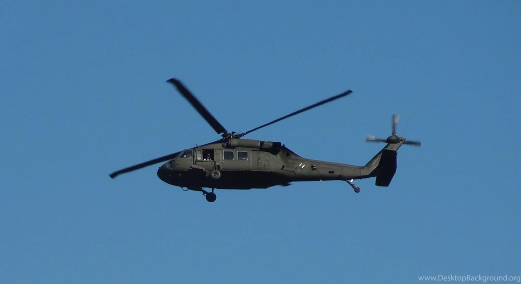 UH 60 BLACKHAWK WALLPAPER (