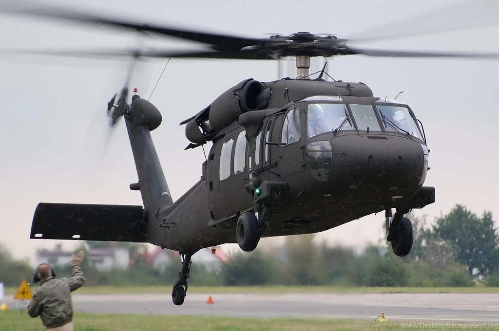 The Blackhawk UH 60M Hovering Aircraft Wallpapers