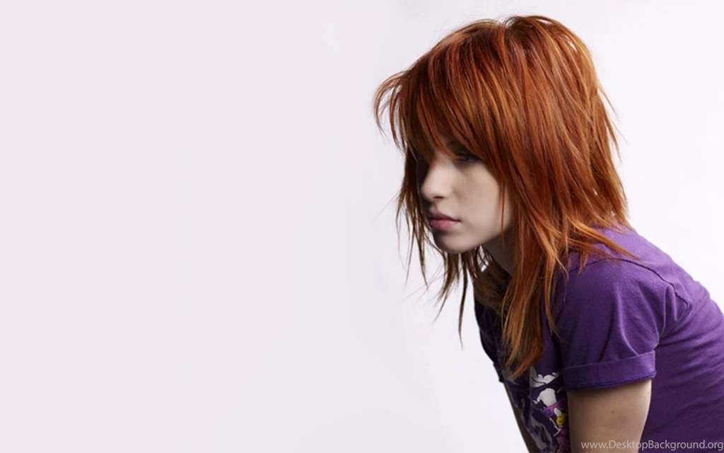 SuperHD.pics: Hayley Williams Celebrity Simple Backgrounds Singers ...