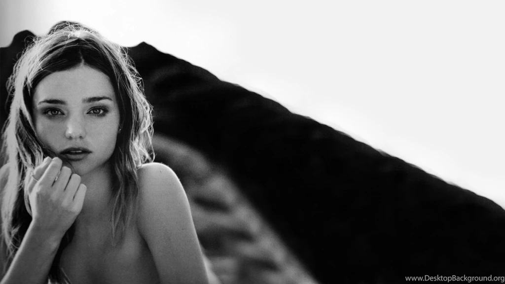 Download Women Miranda Wallpapers 2560x1440