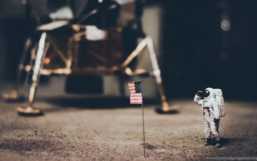 USA Astronaut Moon Landing Flag And Ship Miniature Desktop ...