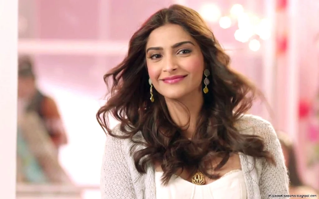 Sonam Kapoor Hd Wallpapers