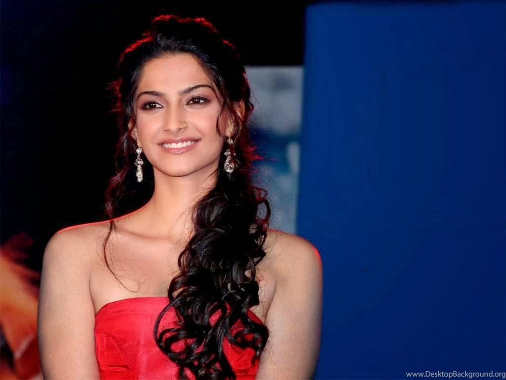 ShowBiz Indian Wallpapers: Sonam Kapoor Wallpapers Free Download