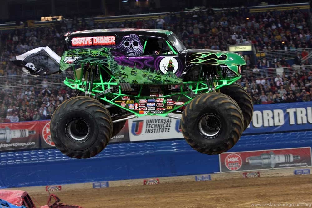 Трек монстр трак. Grave Digger монстр трак. Monster Jam Grave Digger. Grave Digger монстр джип. Monster Jam 2007.