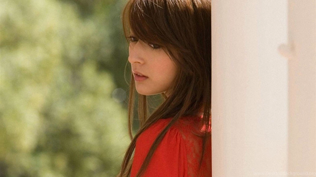 Leah Dizon Beautiful Wallpapers