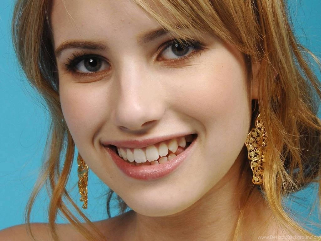 Emma Roberts Hot HD Wallpapers