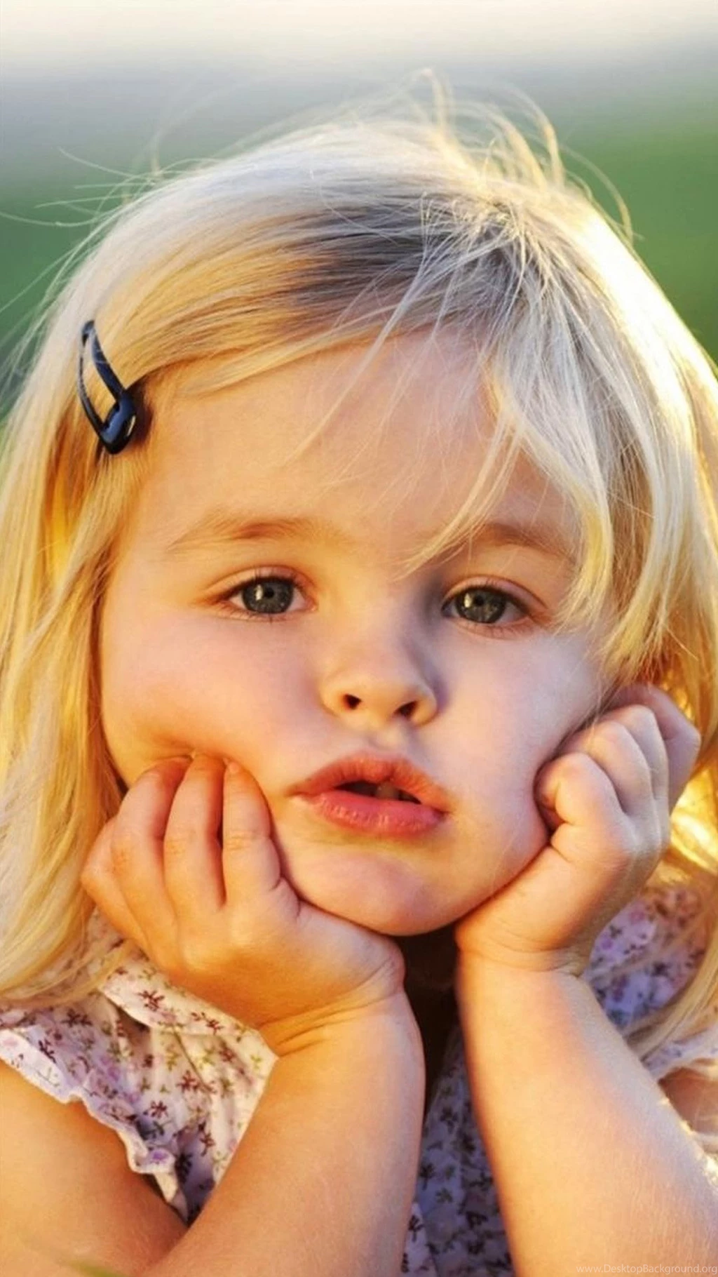 Cute Little Girl Galaxy S5 Wallpapers.jpg